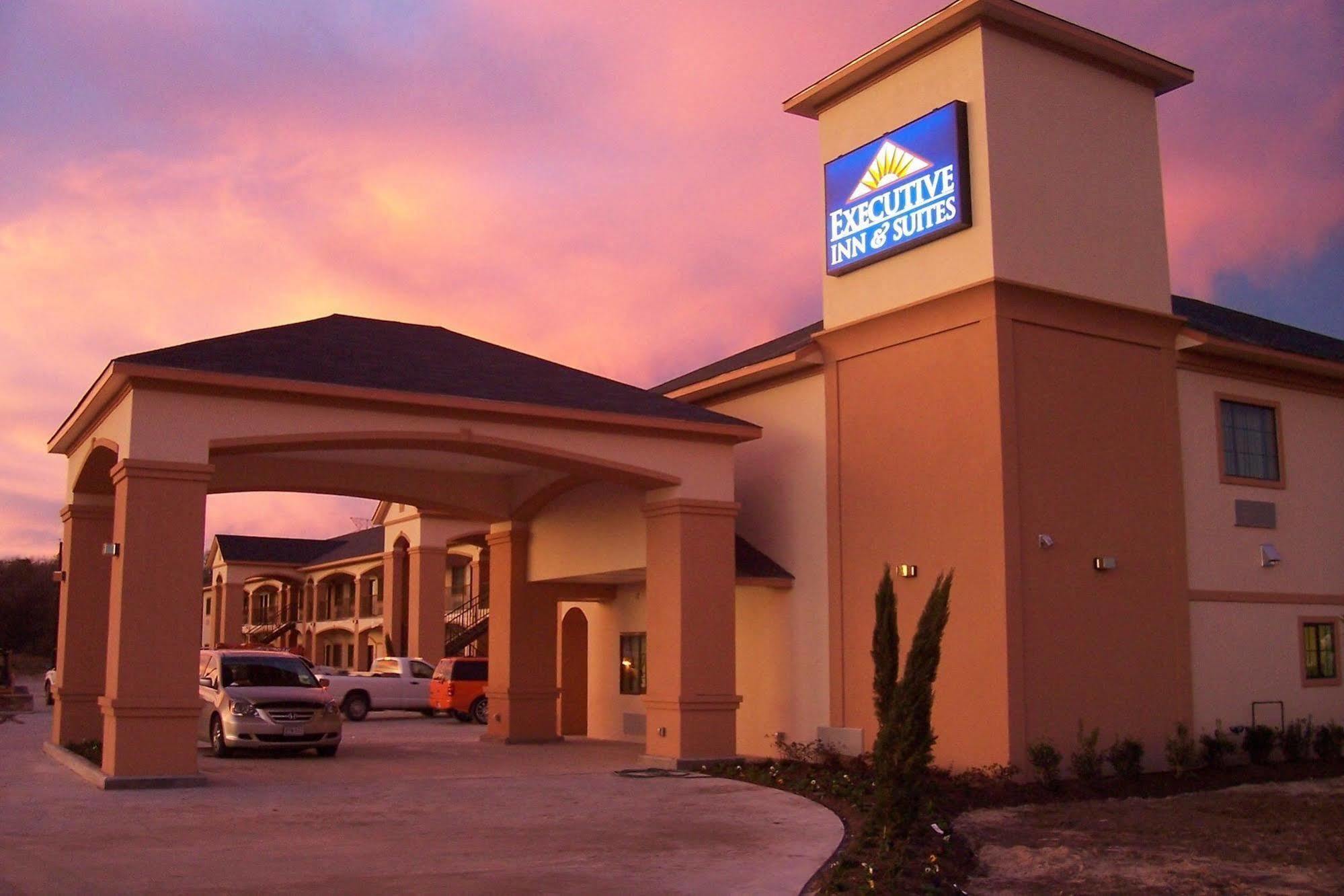 Executive Inn & Suites - Jewett Екстериор снимка
