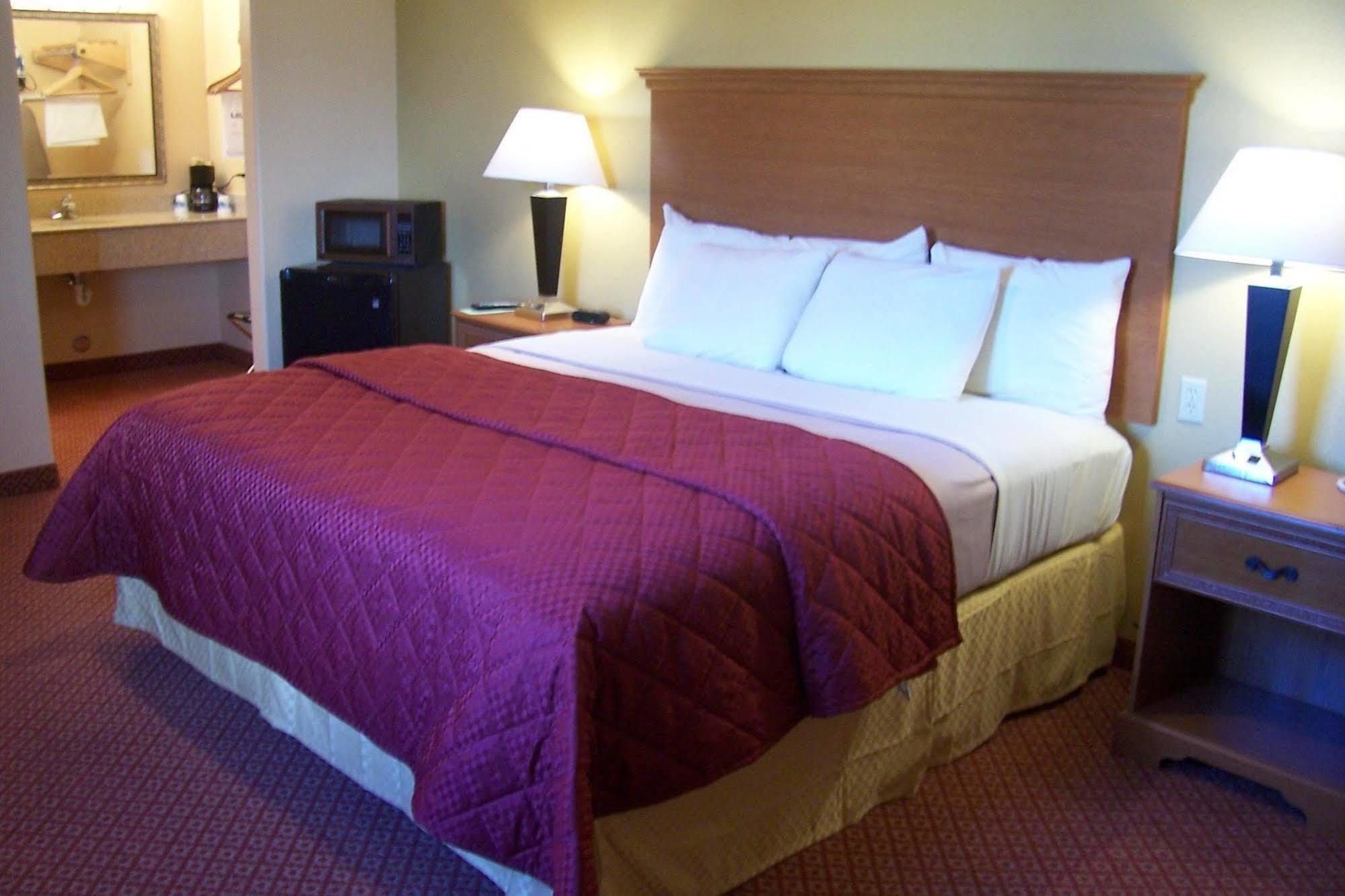 Executive Inn & Suites - Jewett Екстериор снимка
